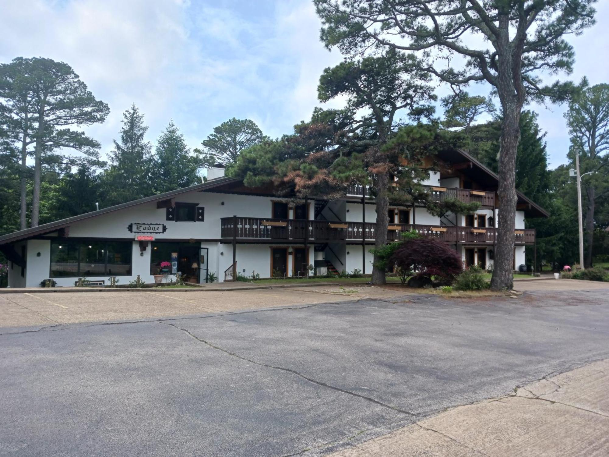 Bavarian Inn Motel & Restaurant Eureka Springs Exterior photo